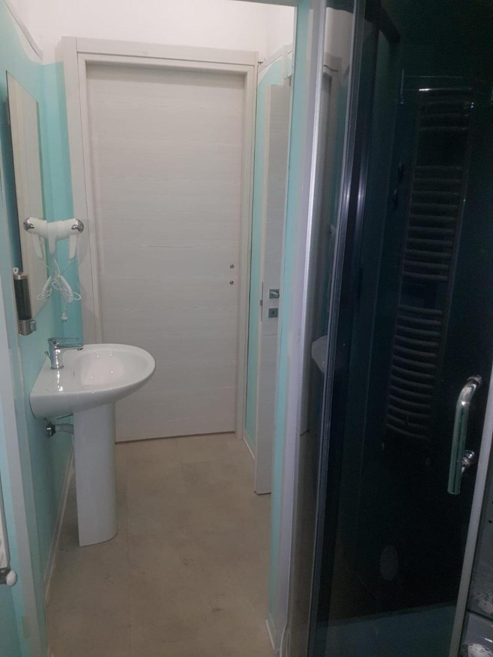 Bed Rho Stazione Panzió Kültér fotó